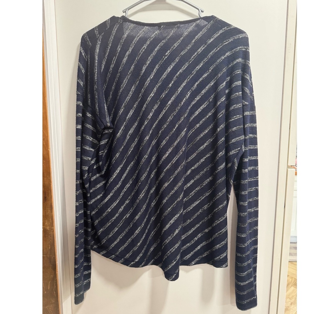 Rag & Bone Navy Blue Silver Diagonal Stripe V-Neck Long Sleeve Top Size Medium - Picture 2 of 5